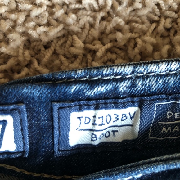 Miss Me JD1103BV Boot cut size 27, 31” inseam in great condition. - Picture 10 of 10